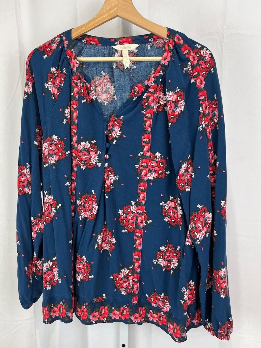 MATILDA JANE  XL Make Believe So Vivid Floral Top Henley V Neck Blue Multicolor